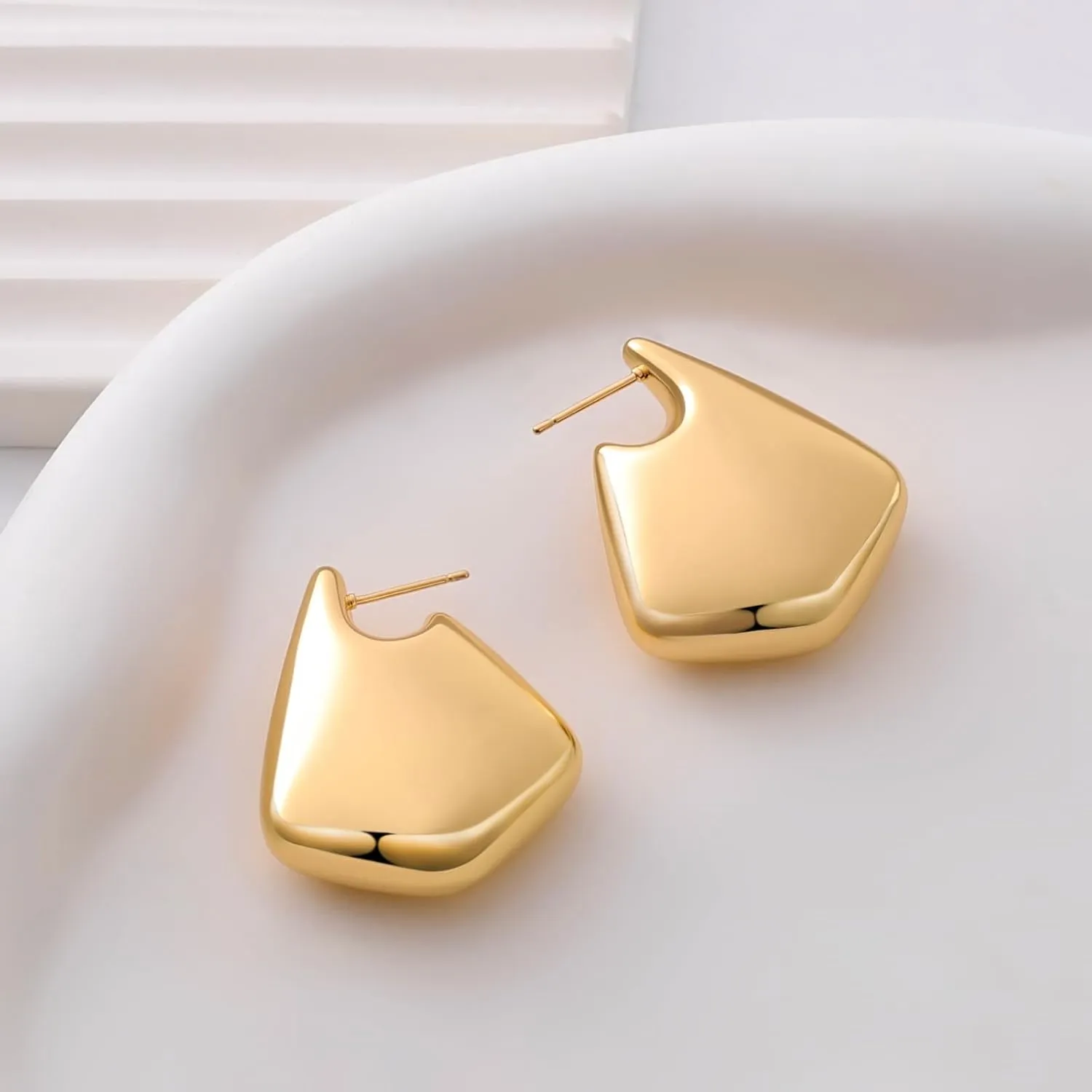 Gold Earrings for Women 14K Gold Plated Chunky Gold Earrings Earrings Dupes Irregular Waterdrop Hoop Earrings for Women Trendy Jewelry Gifts