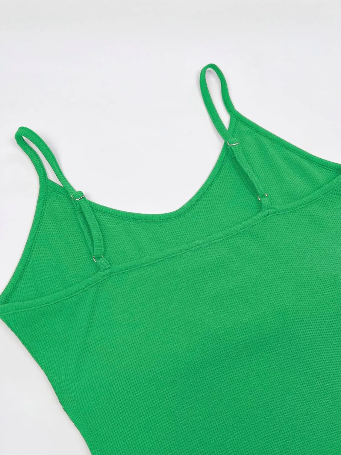 iGENJUN Tank Tops for Women 2025 Built in Shelf Bra Spaghetti Strap Summer Camisole U Neck Slim Fit Ribbed Sleeveless