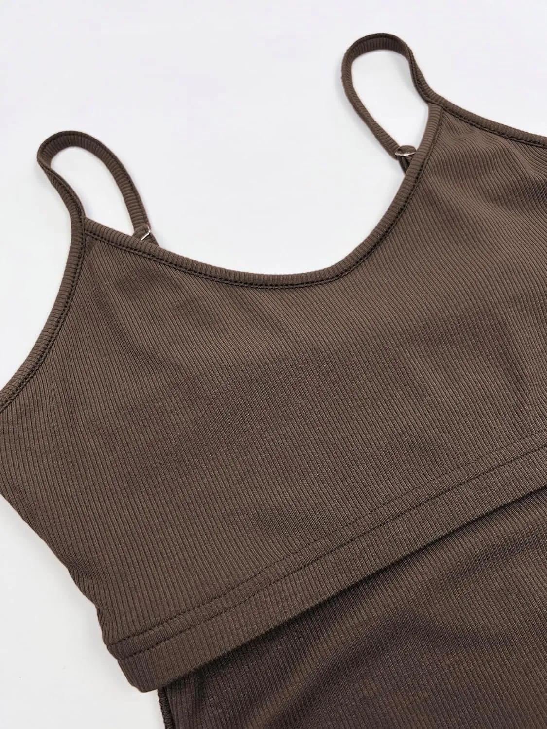 iGENJUN Tank Tops for Women 2025 Built in Shelf Bra Spaghetti Strap Summer Camisole U Neck Slim Fit Ribbed Sleeveless